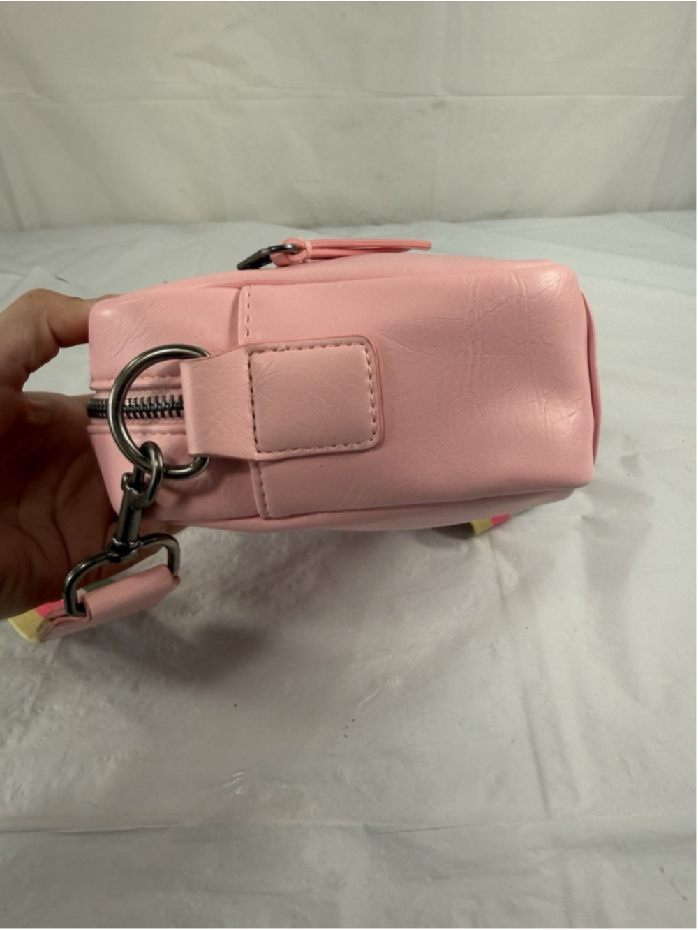 Universal Threads Camera bag Pink Crossbody with guitar Strap Multicolored new - Picture 5 of 16